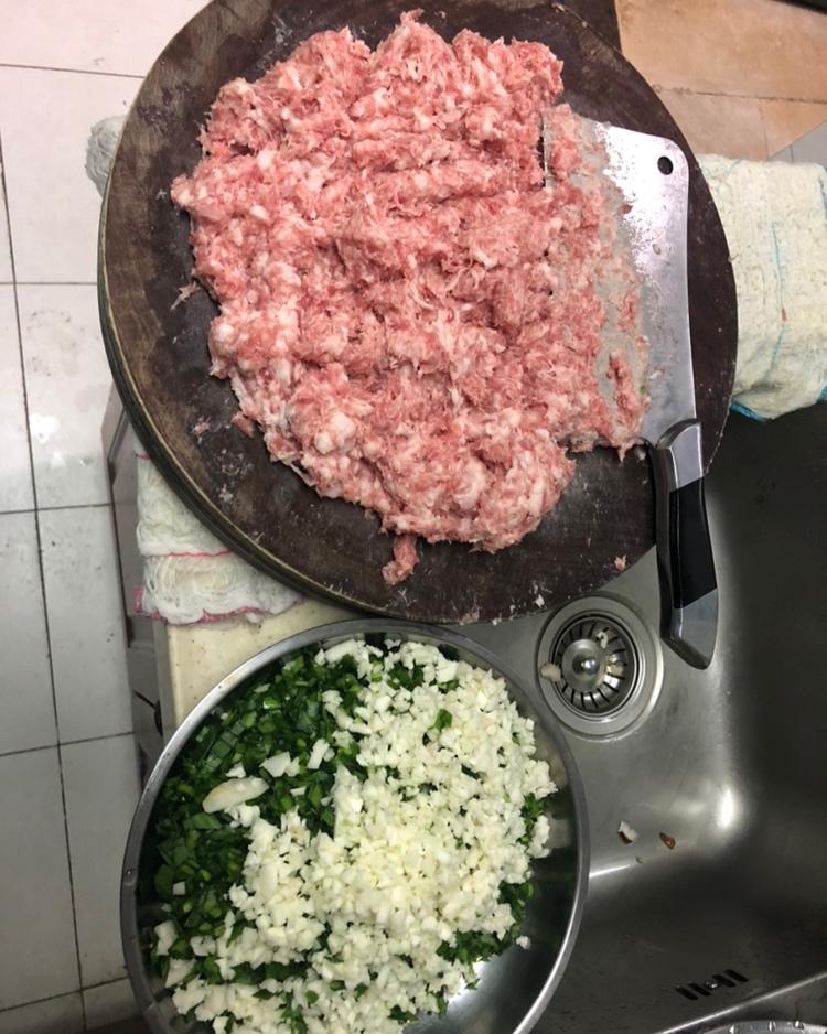 韭菜猪肉饺子(最简单最好吃又最多汁的饺子)