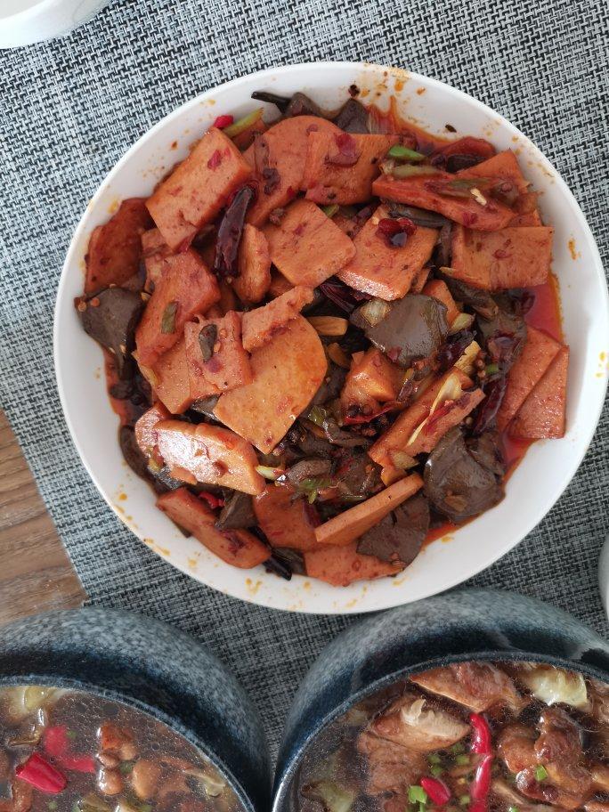 麻辣鸭血