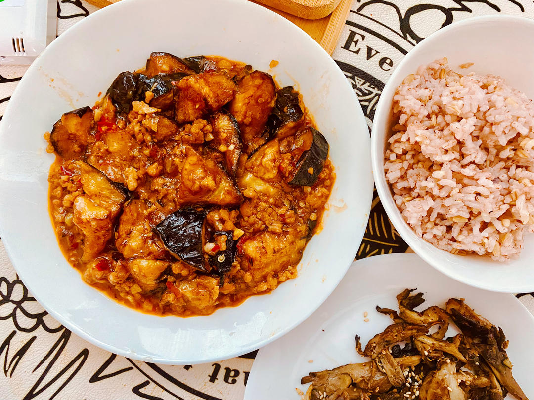 厨师长教你：“肉末烧茄子”的家常做法，口感软糯适合下饭，收藏