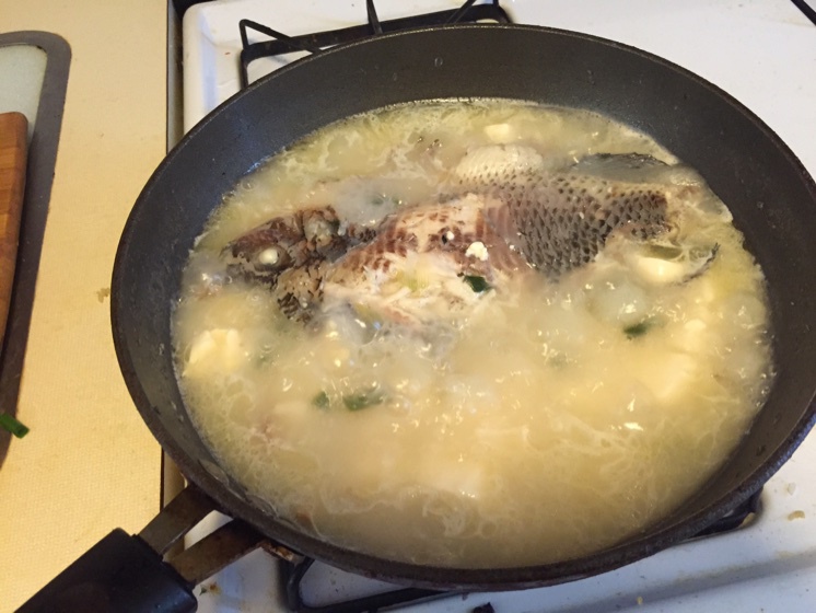 鲫鱼豆腐汤