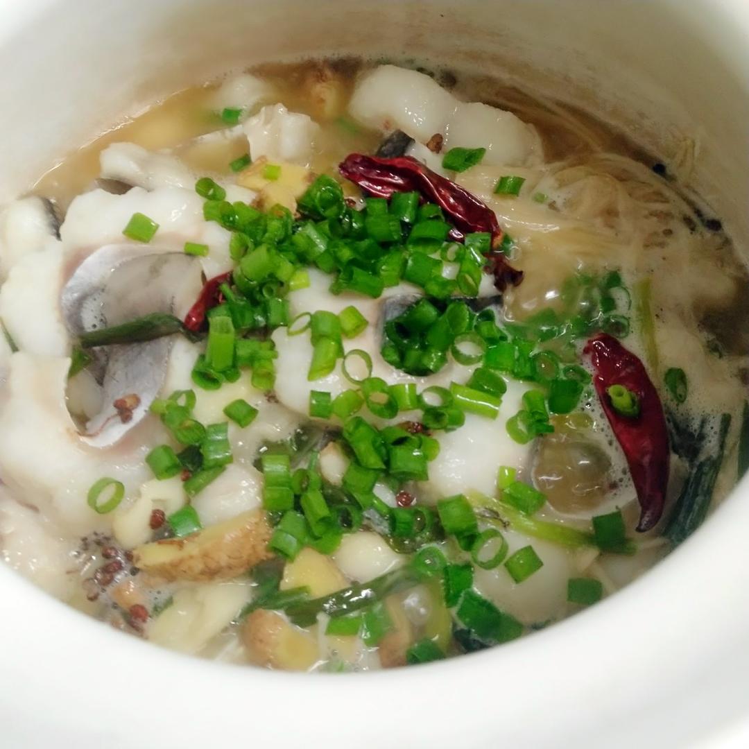 砂锅焖鱼煲