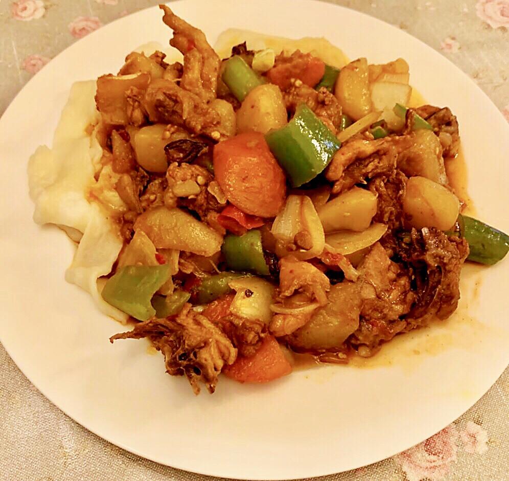 家常大盘鸡加手擀宽面