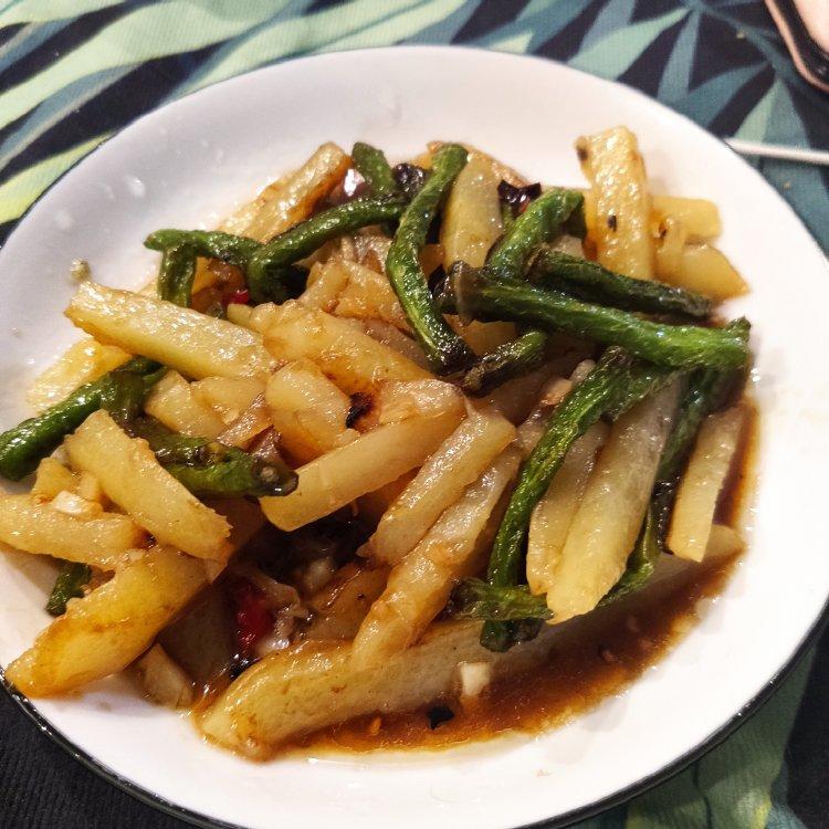 红烧豆角土豆条