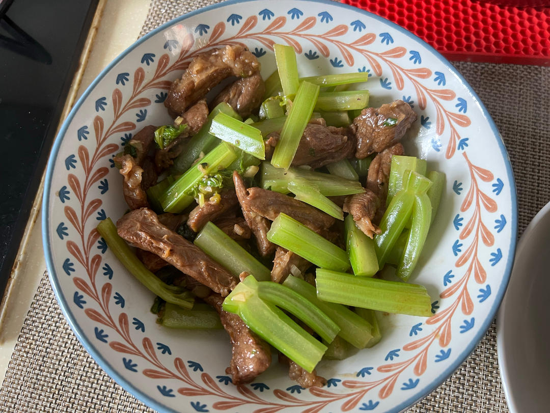 ㊙️家常菜‼️芹菜小炒牛肉‼️牛肉超级嫩滑哟