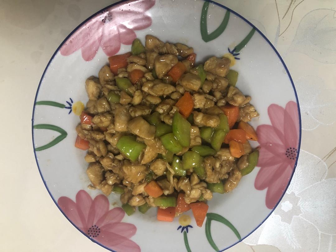 黄瓜胡萝卜鸡块（宫保鸡丁，营养又美味）