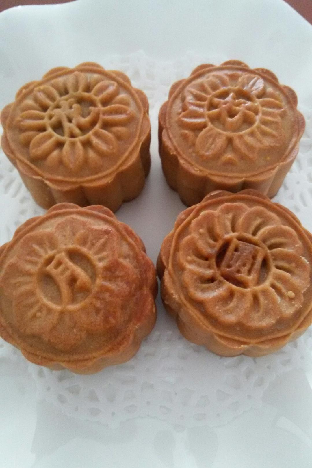 广式月饼—蛋黄莲蓉月饼