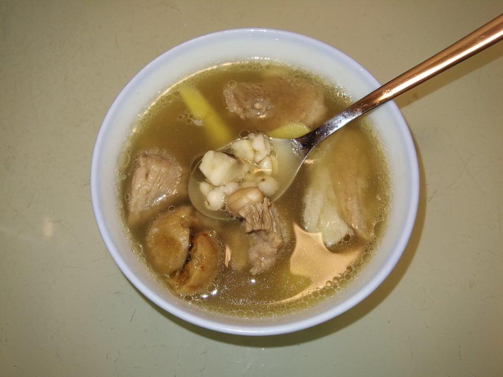 茯苓薏米花生瘦肉汤