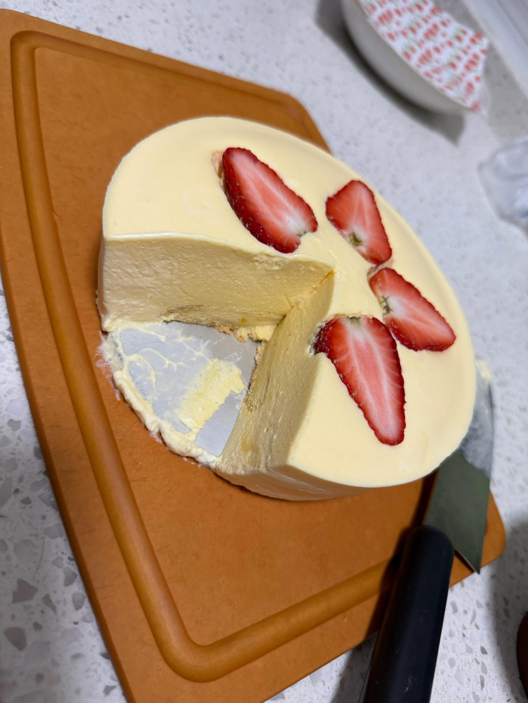 6寸草莓慕斯蛋糕