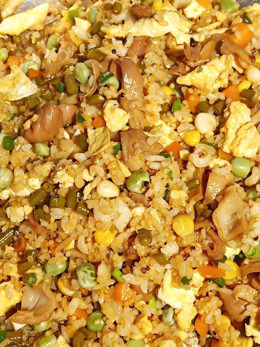 静水流深1974做的肥肠酸豇豆炒饭