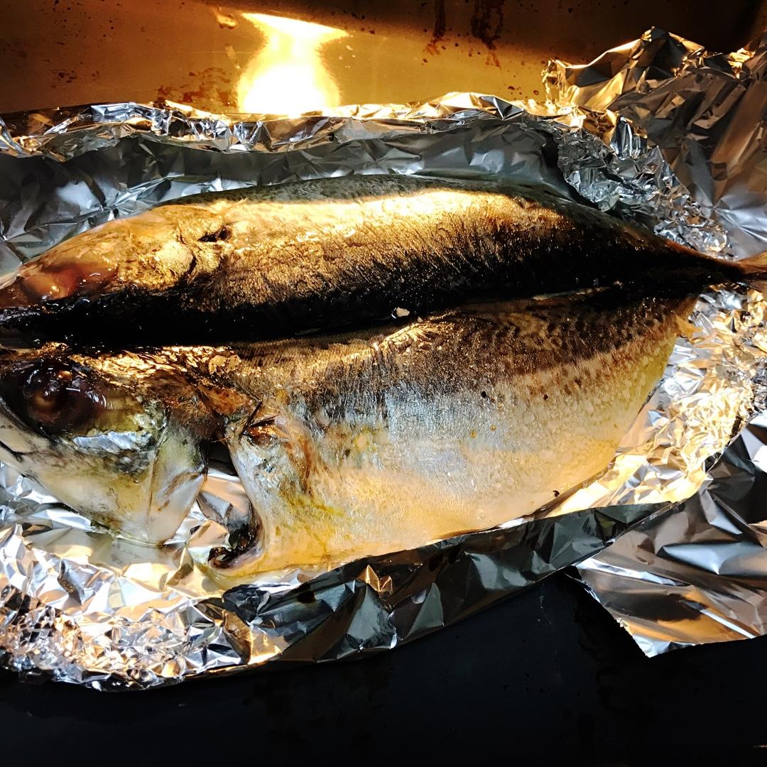 烤箱 盐烤青占鱼尾 有弦无声做的盐烤青占鱼尾