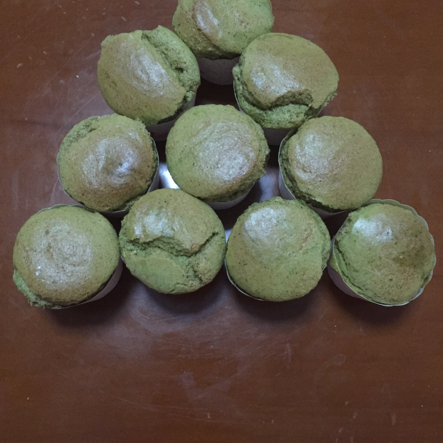 软绵绵戚风纸杯蛋糕