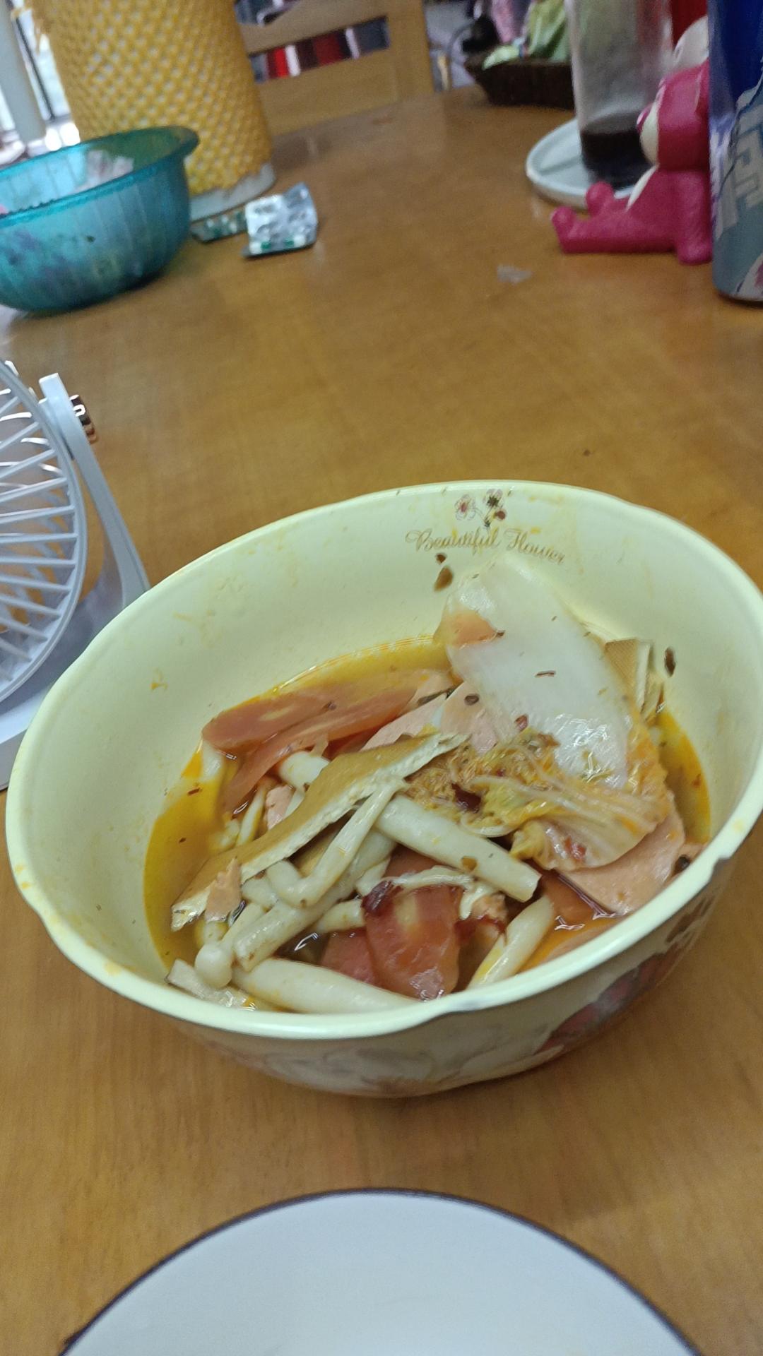 在家就可以做的简单麻辣牛油冒菜