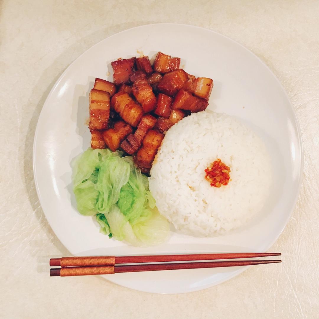 吃着碗里望着锅里的红烧肉