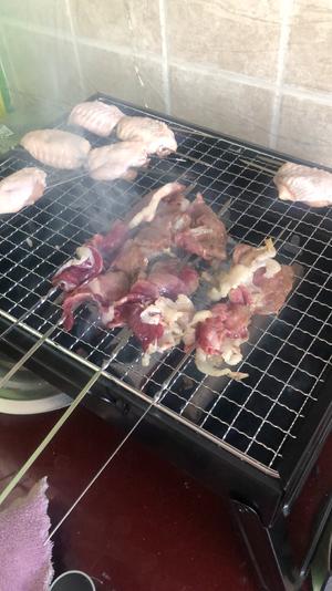 烧烤羊肉串、猪肉串、牛肉串（碳烤版）的做法 步骤2