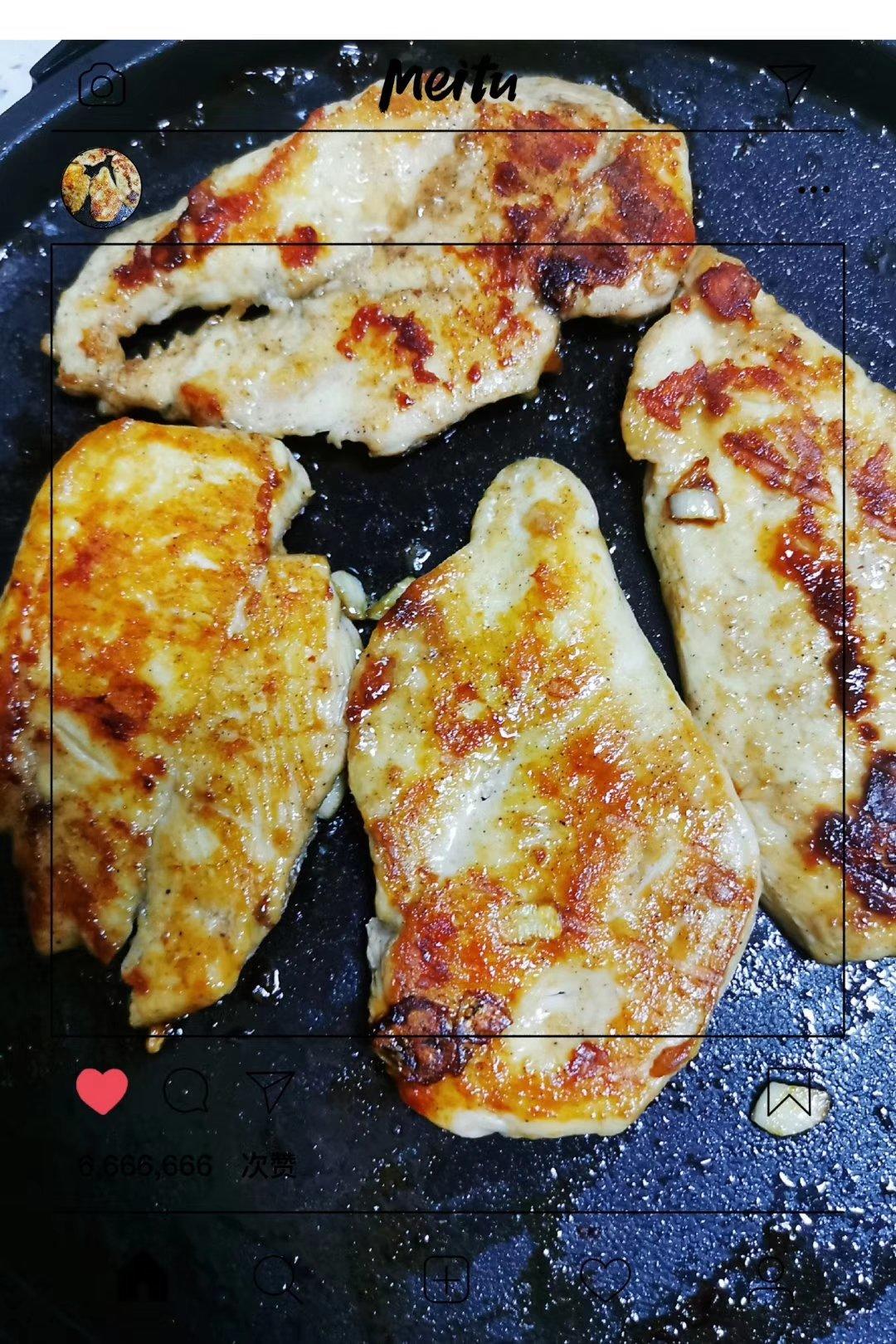 酷炫屌炸天好吃的煎鸡胸肉（香蒜蜂蜜煎鸡胸肉）