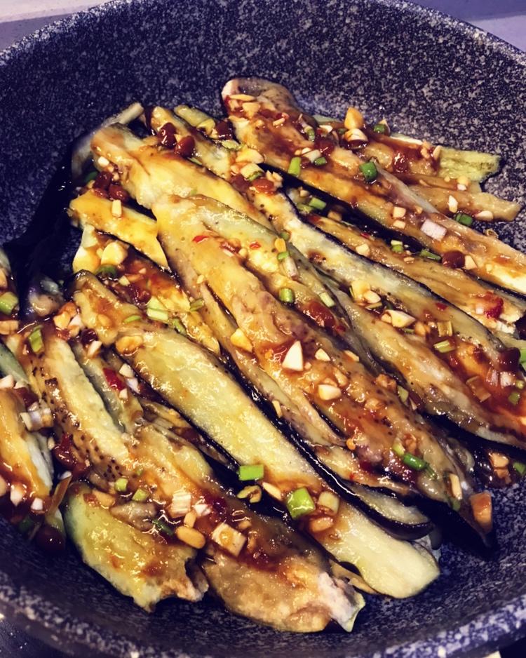 简单好学的烤茄子🍆【比烧烤店的好吃】不用烤箱的烤茄子