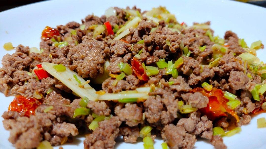 芹菜牛肉末「下饭神器」