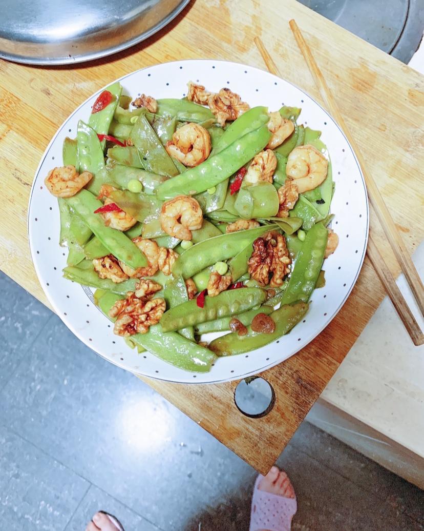 核桃荷兰豆炒虾仁