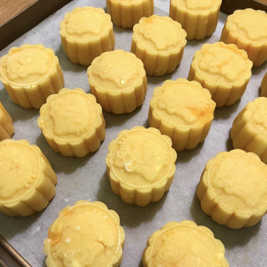 超详细图解版--流心奶黄月饼