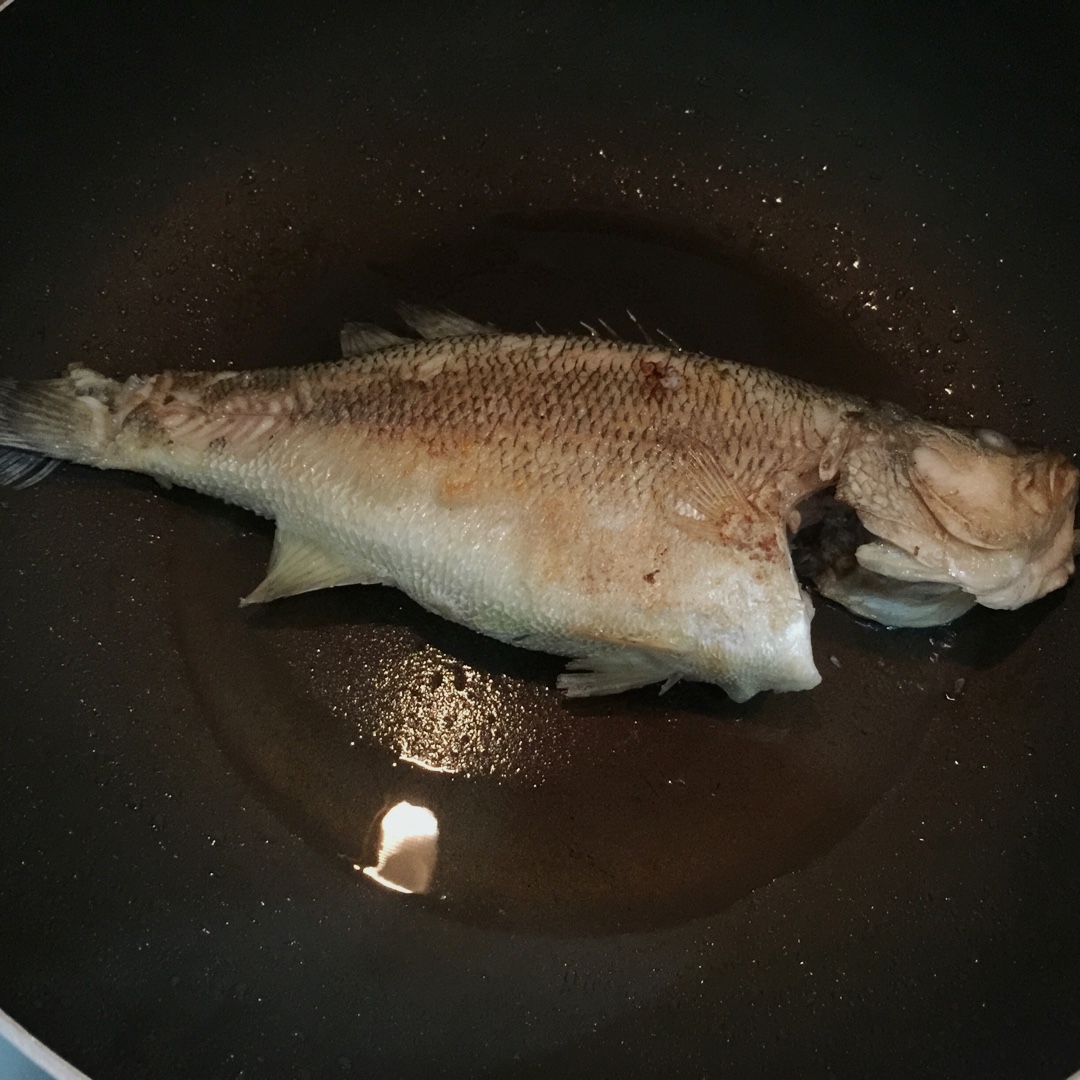 香煎鲈鱼