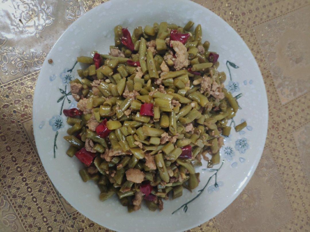 酸豆角炒肉沫