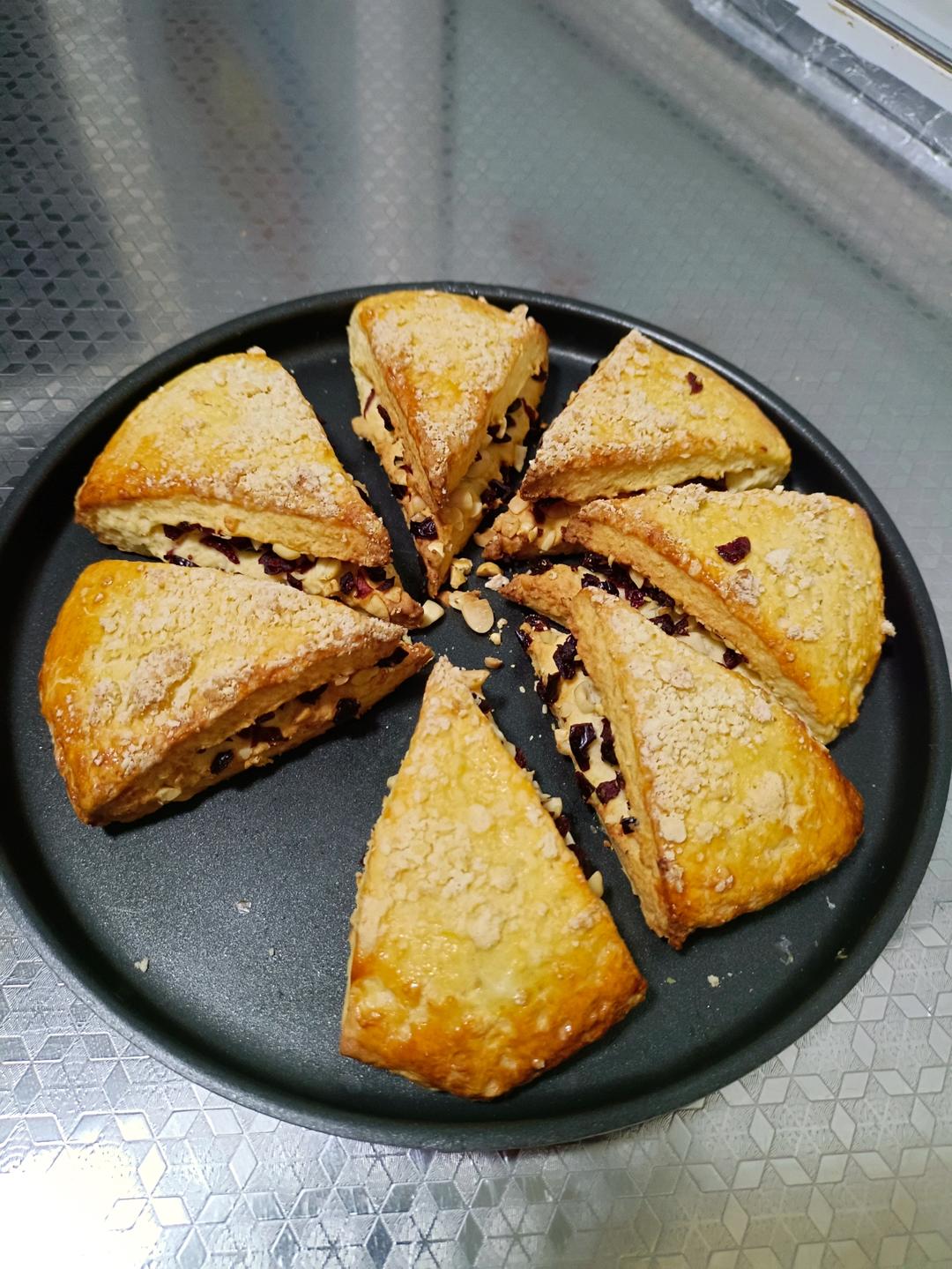 满屋飘香，口口都是满足——酥松香甜的蔓越莓蜜豆司康