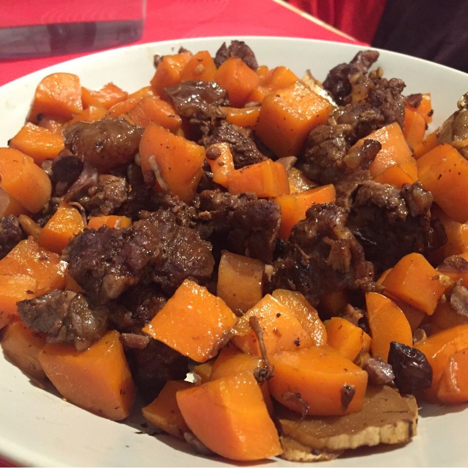 胡萝卜炖牛腩