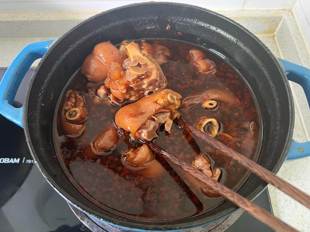 红卤猪蹄