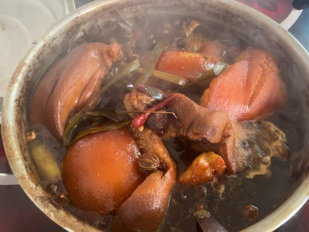 一锅卤肉