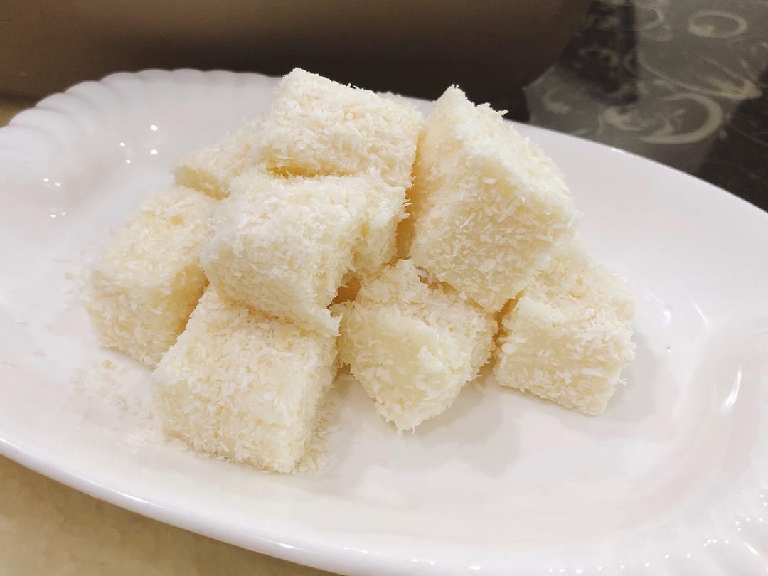 比85℃好吃百倍的椰蓉牛奶小方
