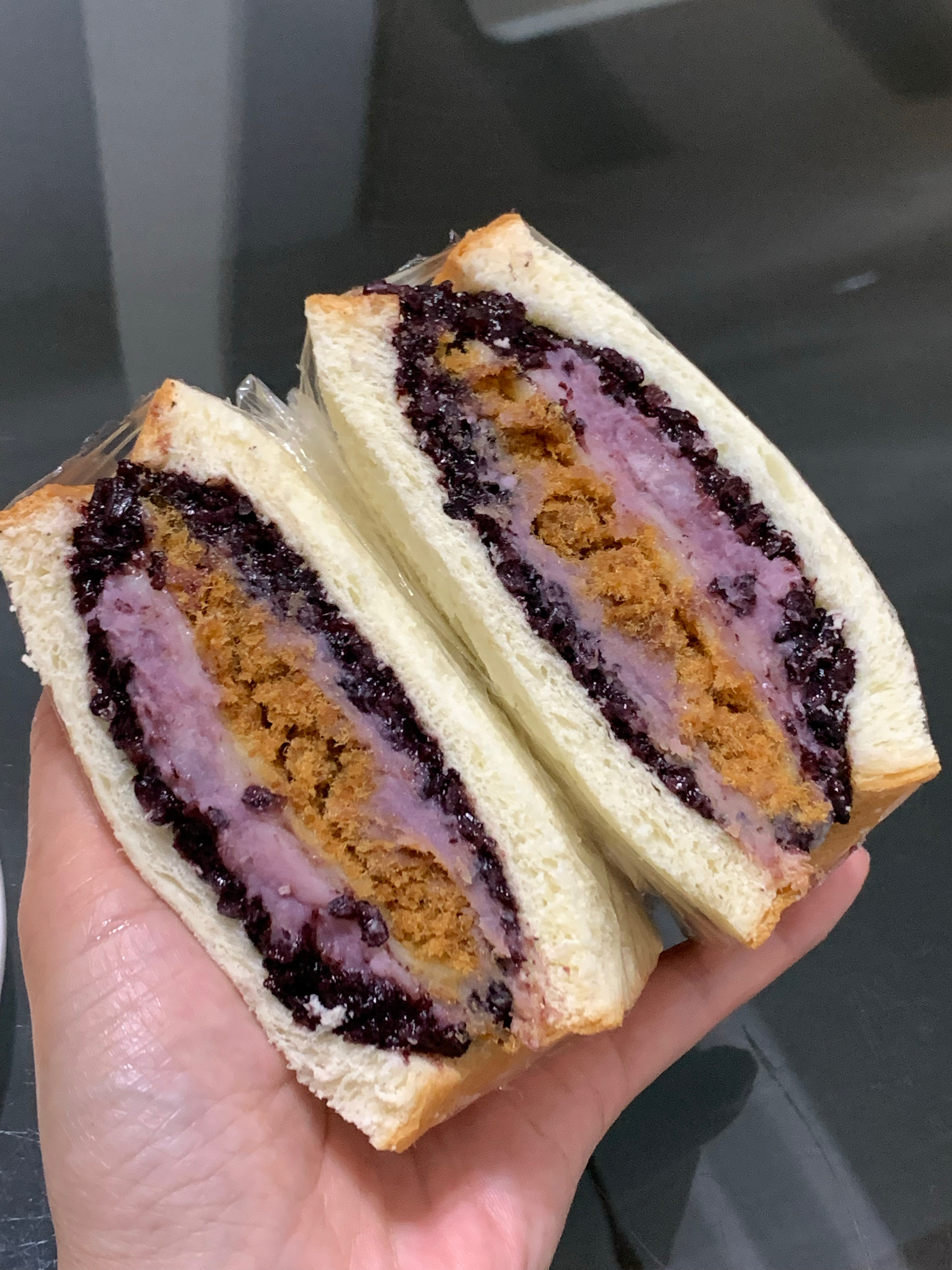 紫米芋泥麻薯肉松三明治的做法
