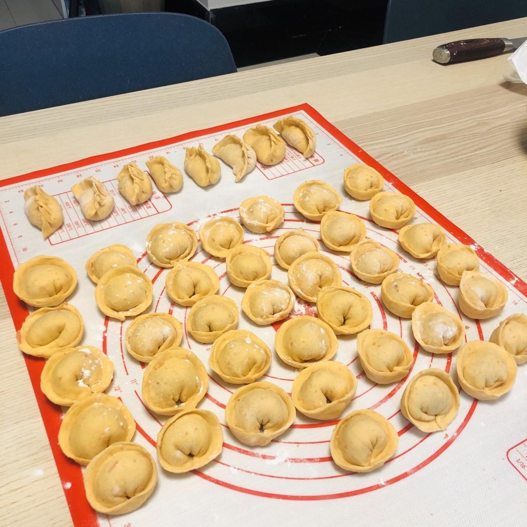 龙利鱼鸡蛋胡萝卜饺子