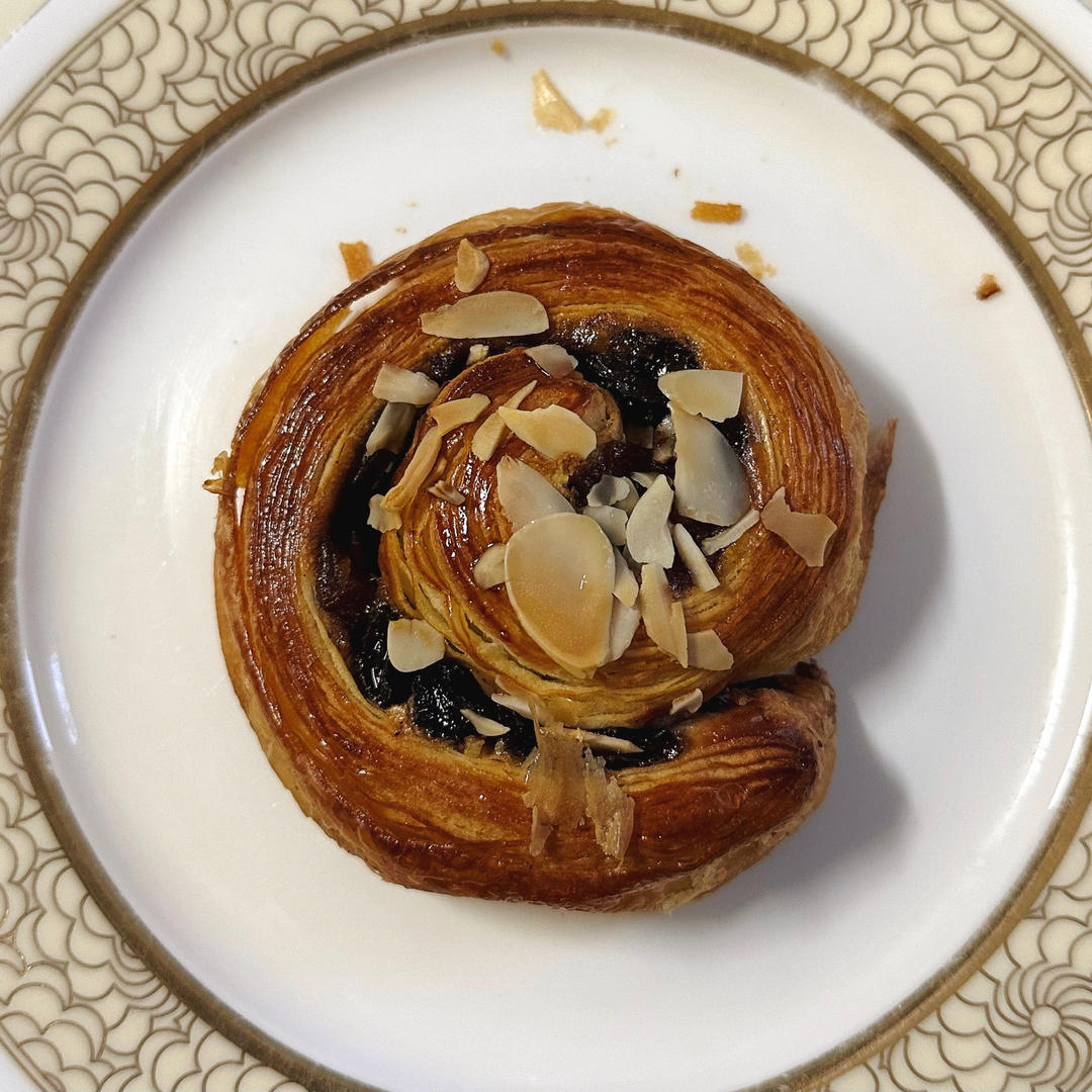 丹麦杏仁提子肉桂卷