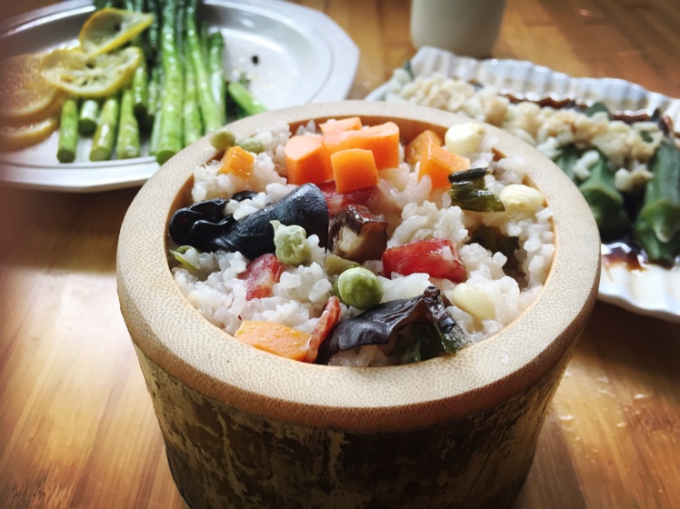 香菇腊肠竹筒饭