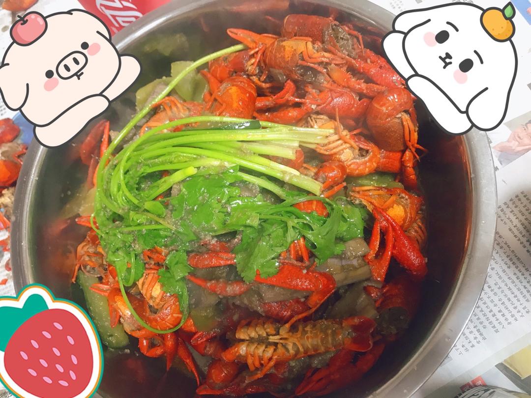 蒜香小龙虾--看足球，不喝点啤酒、不吃点小龙虾，那还叫世界杯吗？