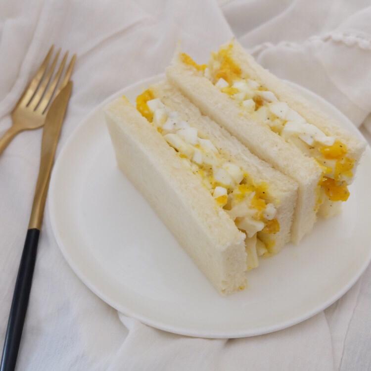 鸡蛋三明治