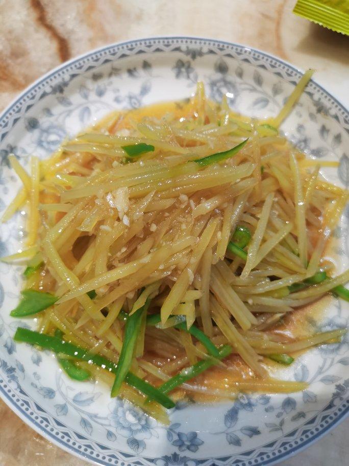 凉拌土豆丝，爽口开胃
