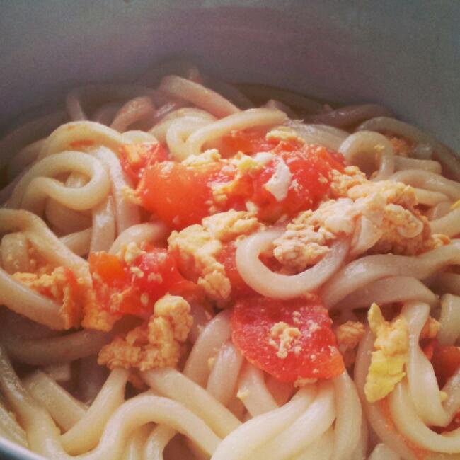 一份幸福的早餐：释放正能量的番茄鸡蛋面