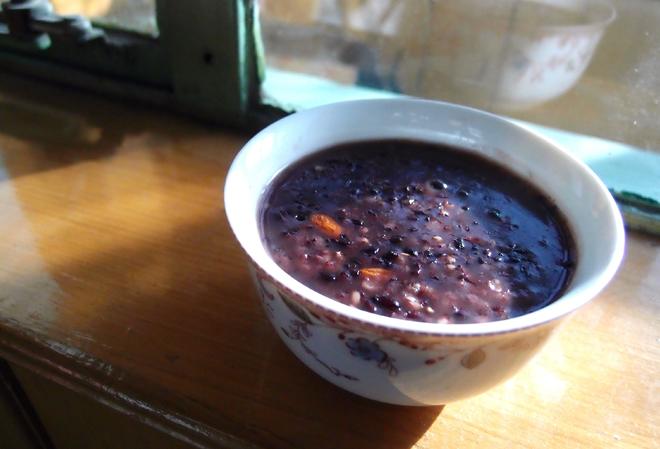 紫米糙米粥的做法