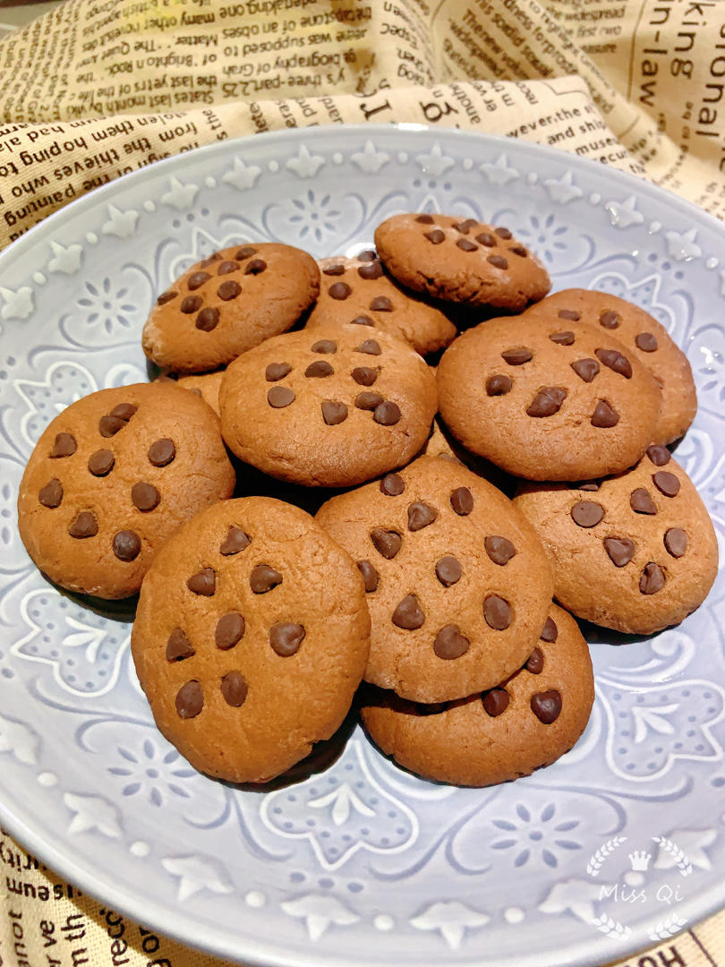 一篮子甜宝做的趣多多巧克力豆曲奇饼干 【77分享】