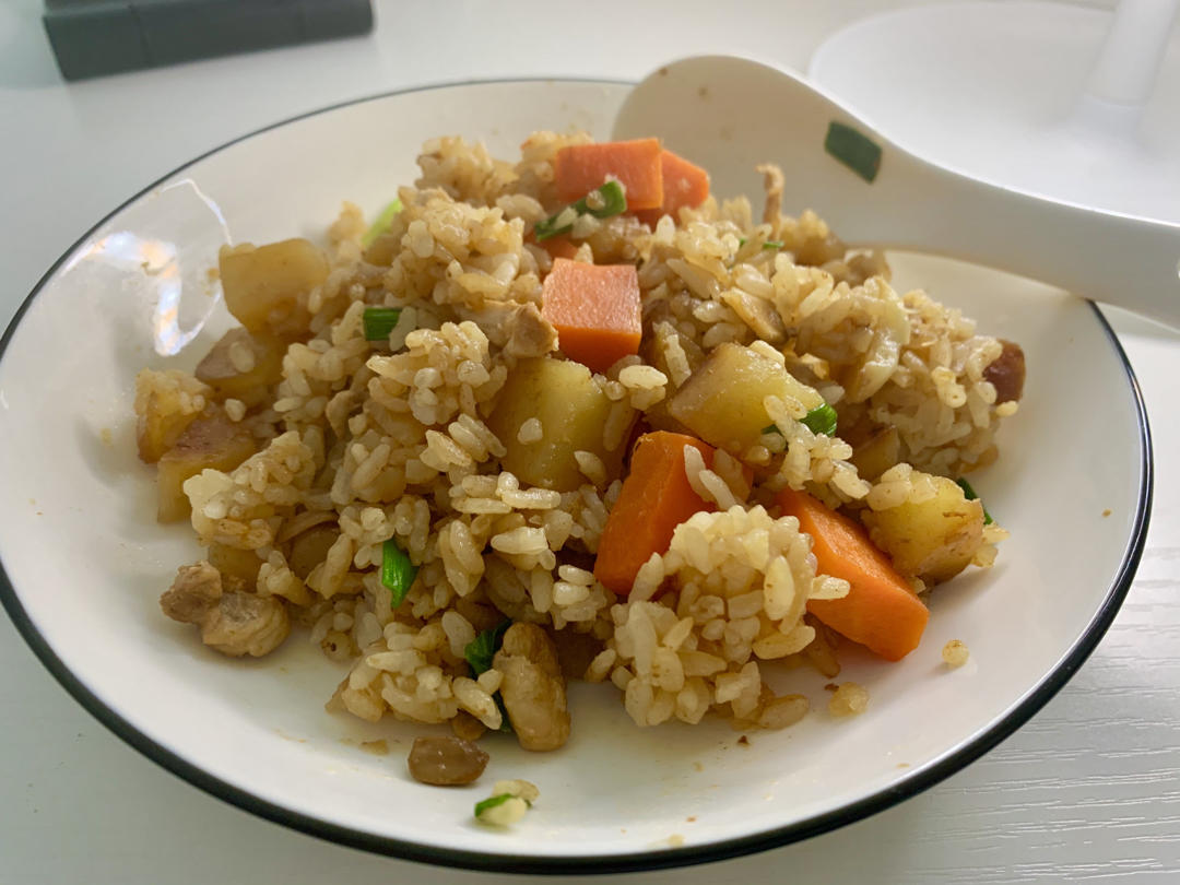 土豆焖饭（电饭锅版）