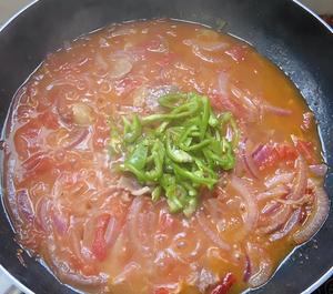 西红柿青椒洋葱炒火腿肉（快速家常菜）的做法 步骤5