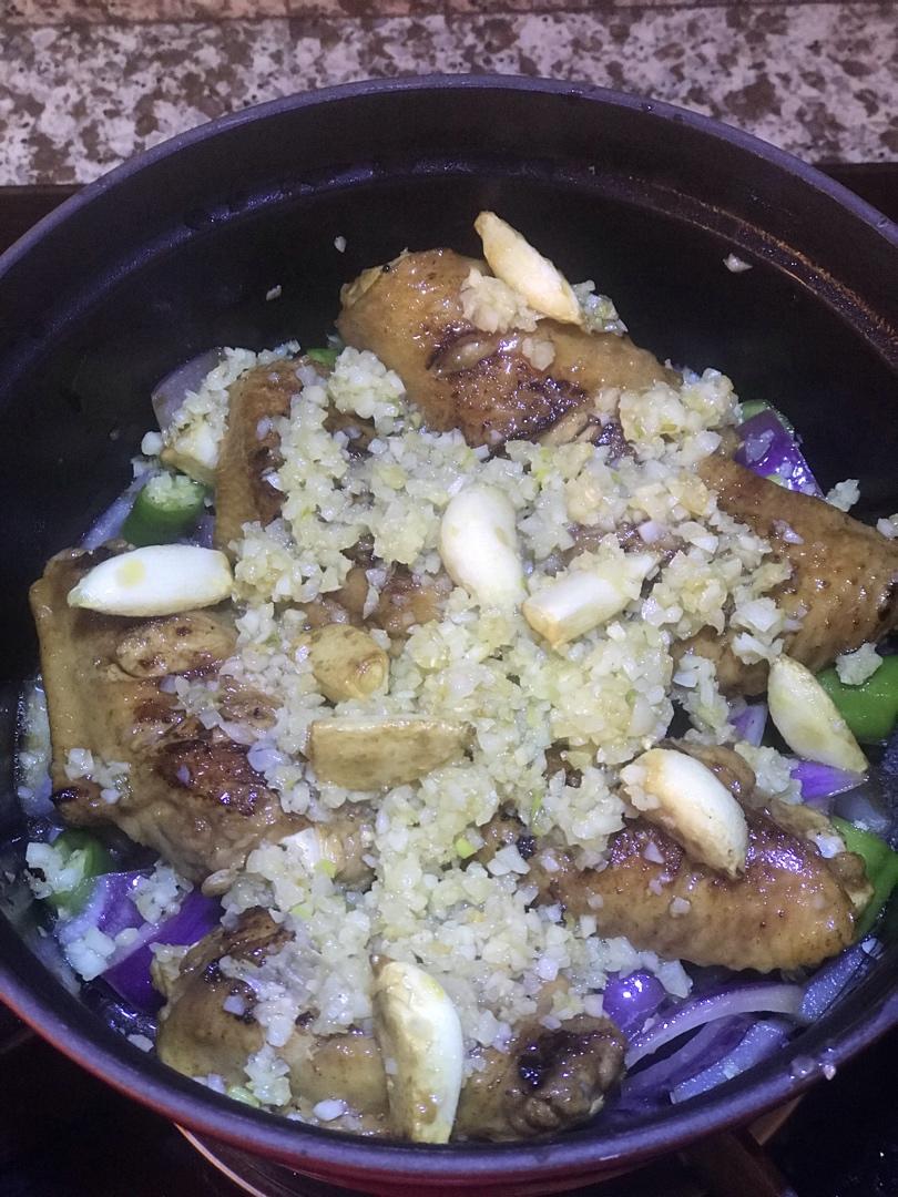 北鼎铸铁锅食谱｜焖蒜香鸡翅