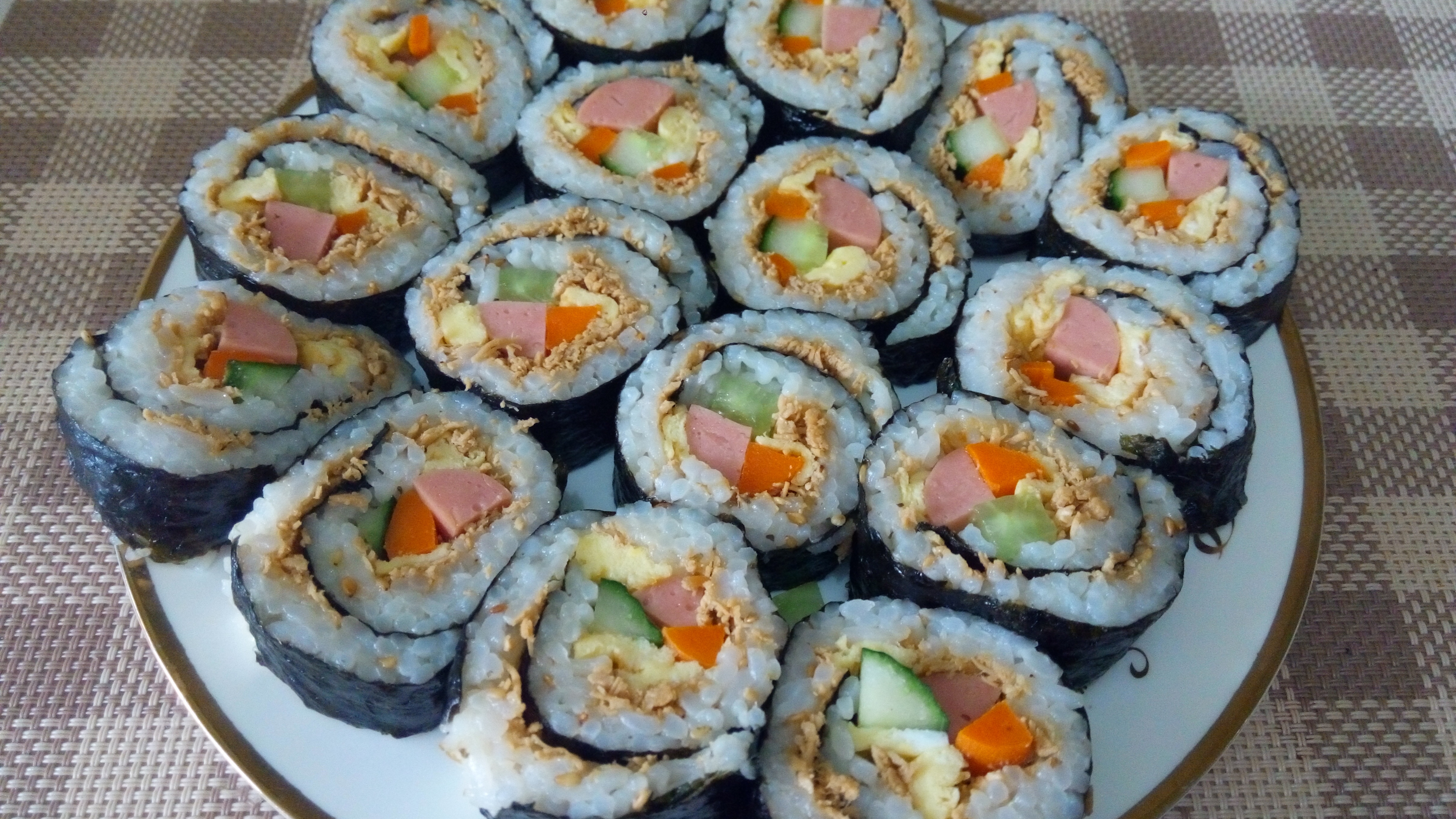 家常肉松紫菜包饭