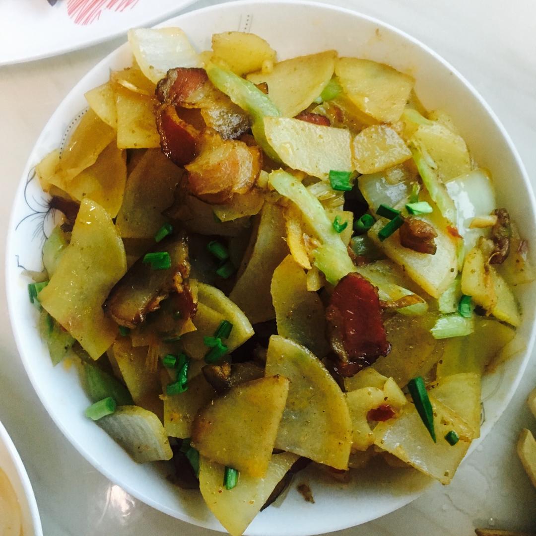 腊肉土豆片