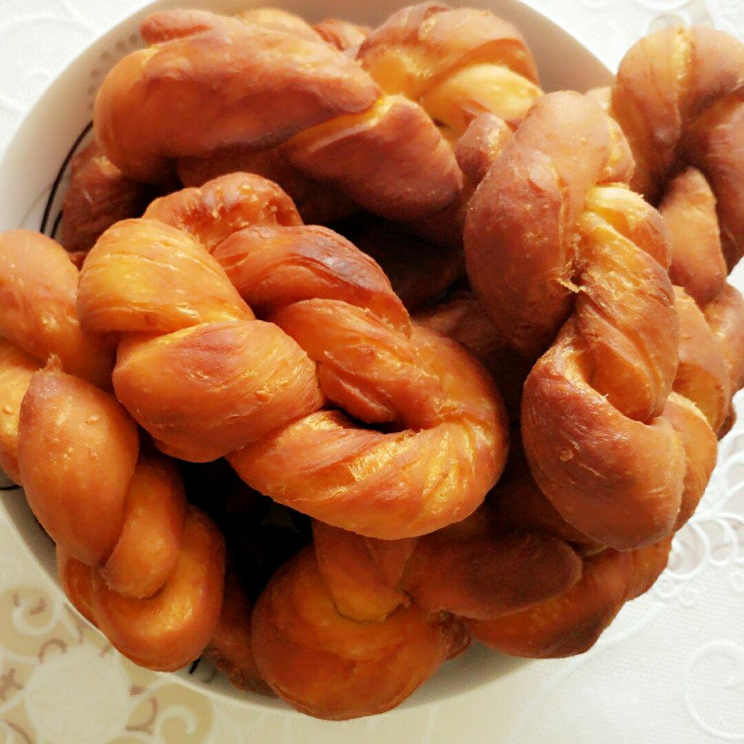 鲜奶软麻花