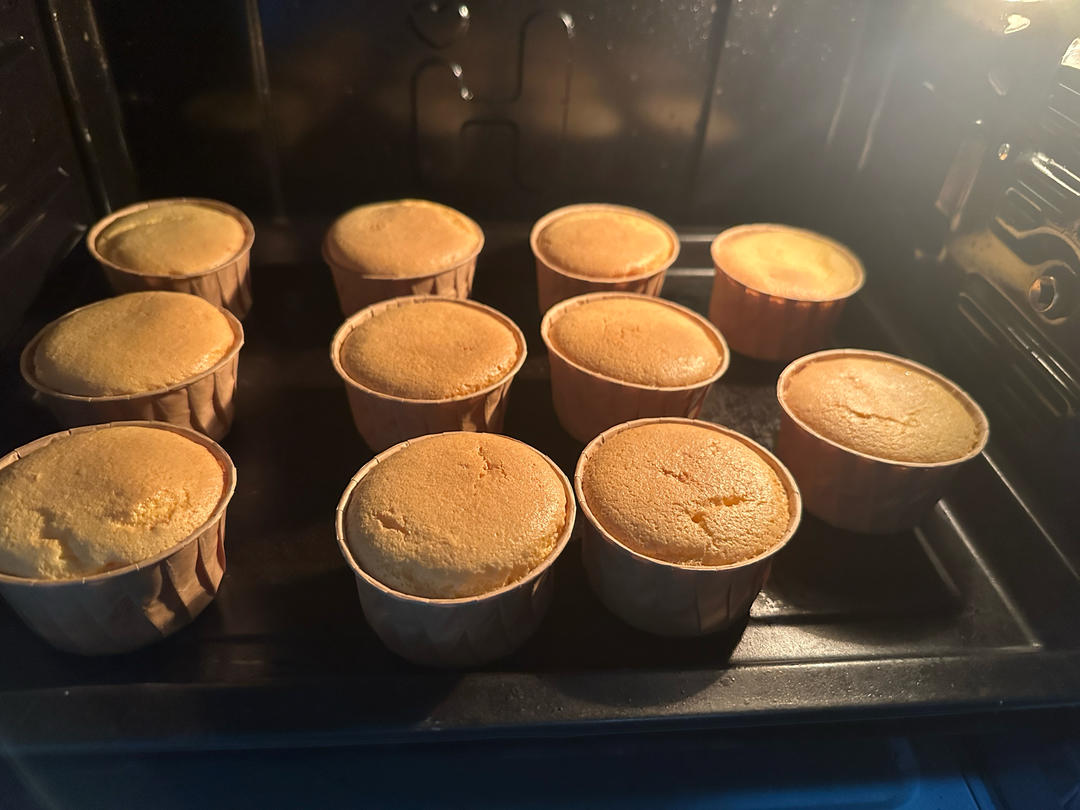 纸杯蛋糕 8寸戚风蛋糕的量