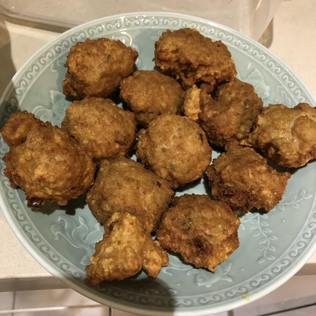 酥炸肉丸子