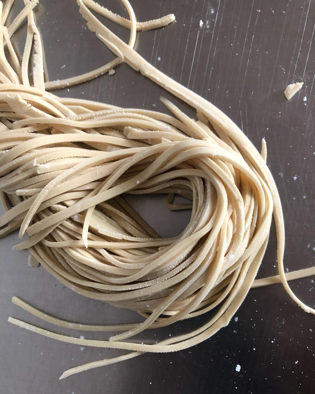 one_kaka做的自制q弹筋道的面条(压面机版)