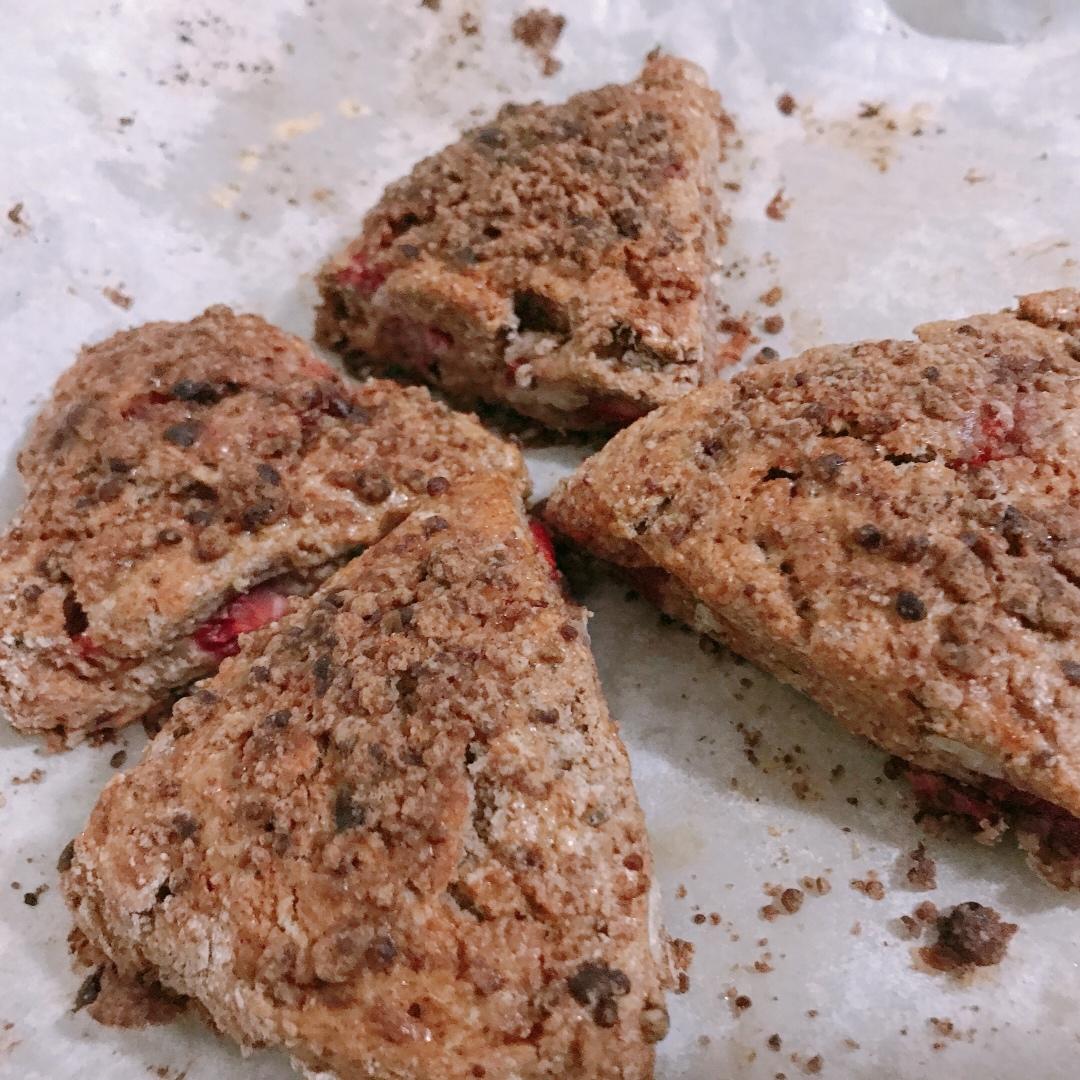 黑莓全麦早餐司康丨健康·烘焙<好好吃饭2>